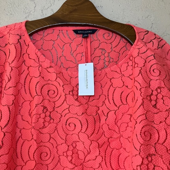Banana Republic NWT Coral Lace Top, Medium - Picture 6 of 6